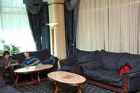 В холле Дон-Плаза много диванов для отдыхающих
